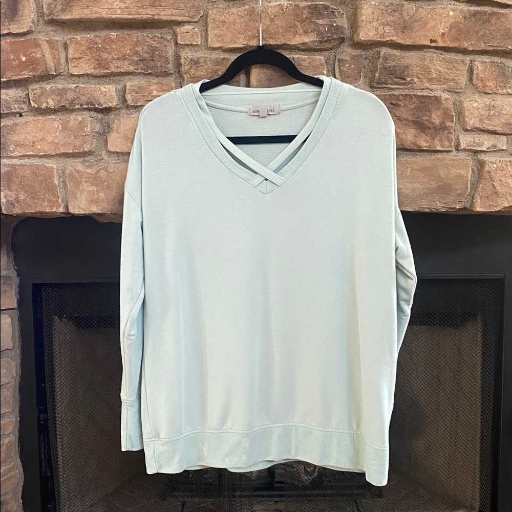 Spense Sport Light sea foam green V-Neck Sweater. XL